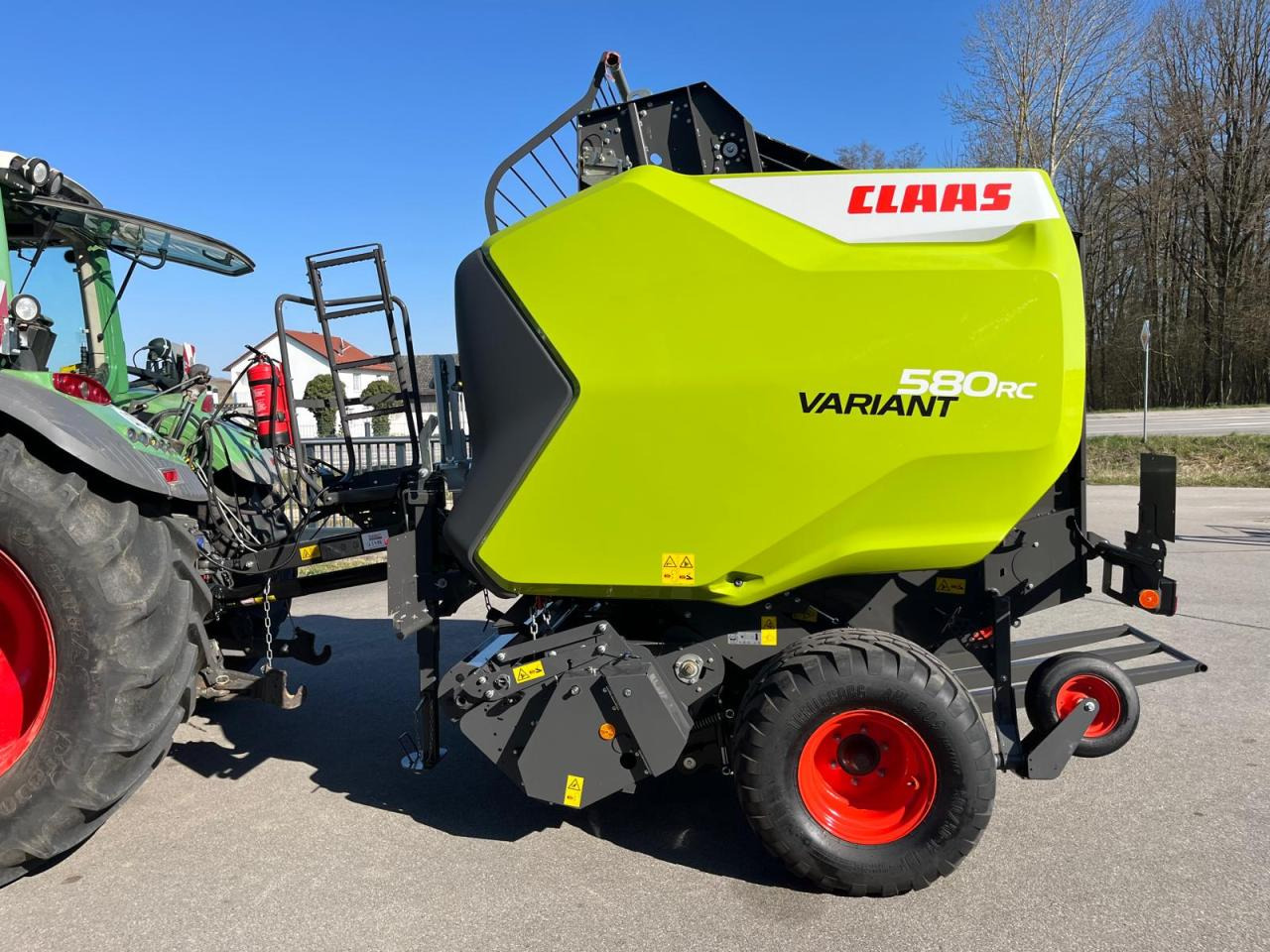 CLAAS Variant 580 RC neuwertige Claas Rundballenpresse, Baujahr 2023, ca. 1128 Ballen - Пресс-подборщик рулонный: фото 1 CLAAS Variant 580 RC neuwertige Claas Rundballenpresse, Baujahr 2023, ca. 1128 Ballen - Пресс-подборщик рулонный: фото 1