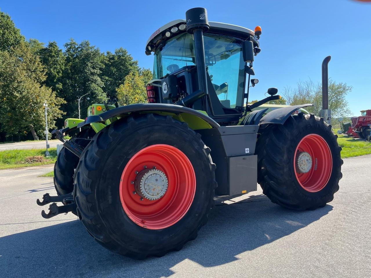 CLAAS Xerion 3800 Trac PTO mit GPS S3 mit Frontkraftheber und Heckzapfwelle, kommt vom Erstbesitzer, gepfl - Трактор: фото 3 CLAAS Xerion 3800 Trac PTO mit GPS S3 mit Frontkraftheber und Heckzapfwelle, kommt vom Erstbesitzer, gepfl - Трактор: фото 3