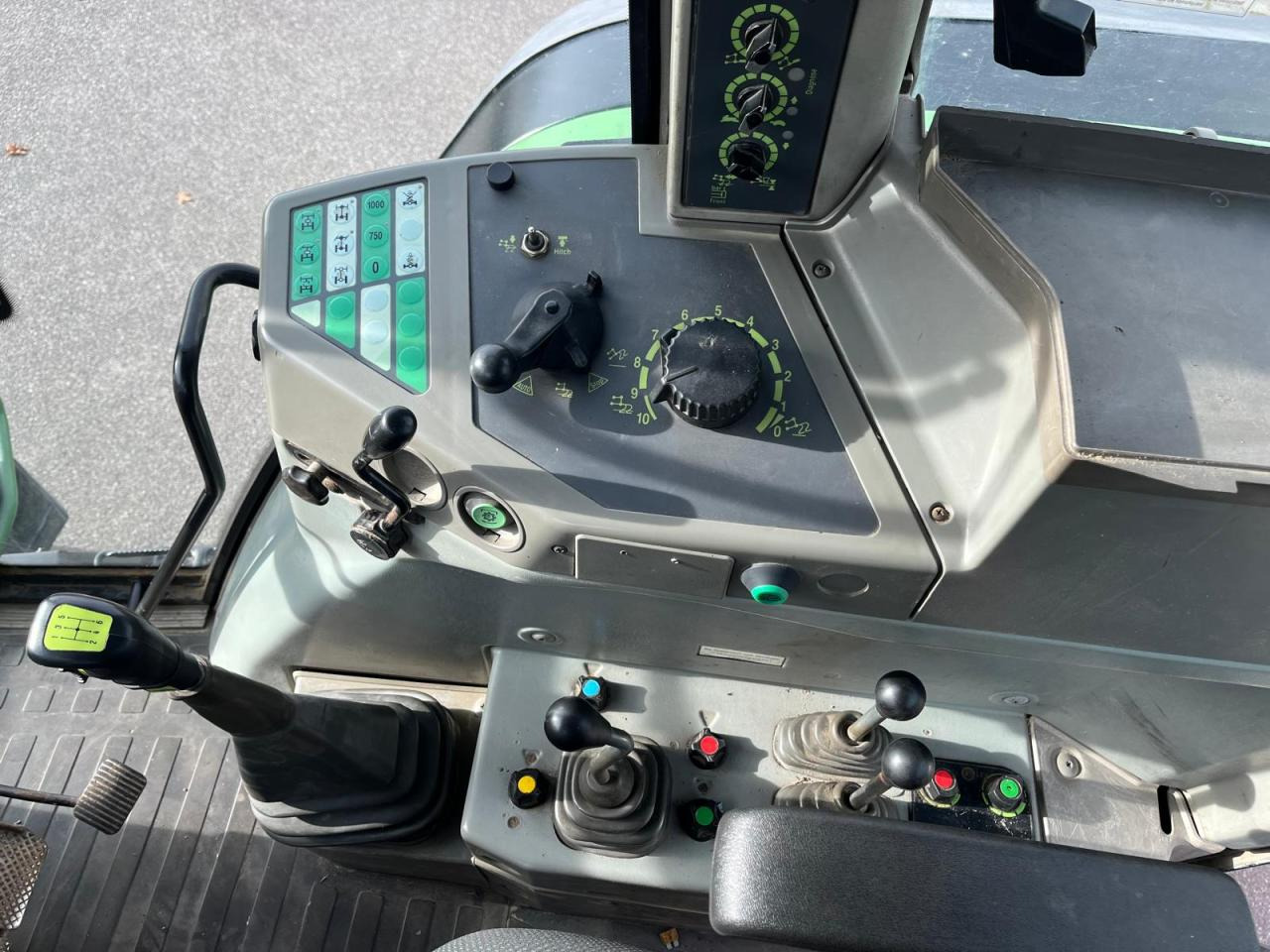 Трактор Fendt Favorit 818 Turboshift: фото 7 Трактор Fendt Favorit 818 Turboshift: фото 7