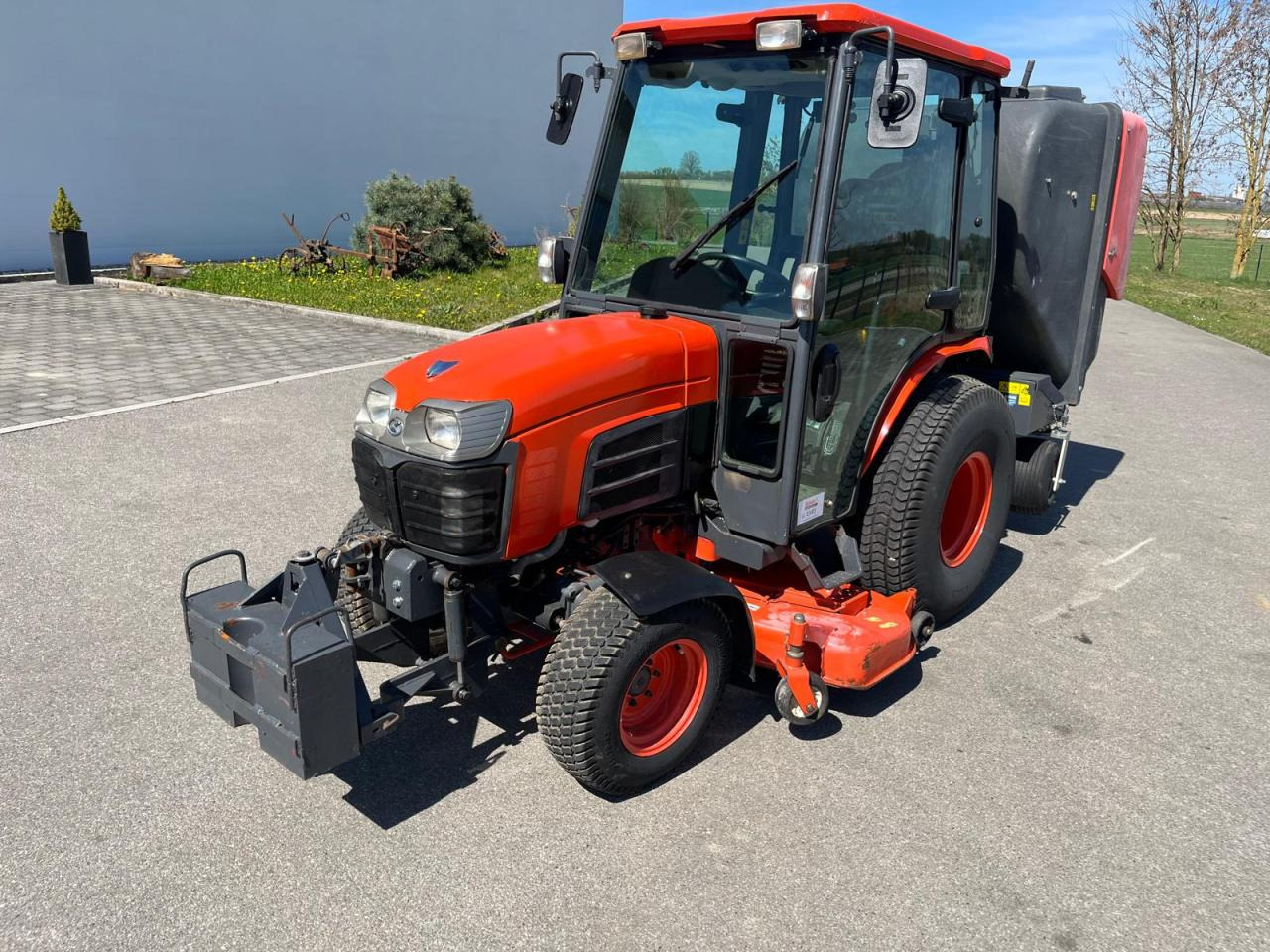 Kubota B3030 Grüngutbehälter Hochentlader - Газонокосилка: фото 2 Kubota B3030 Grüngutbehälter Hochentlader - Газонокосилка: фото 2