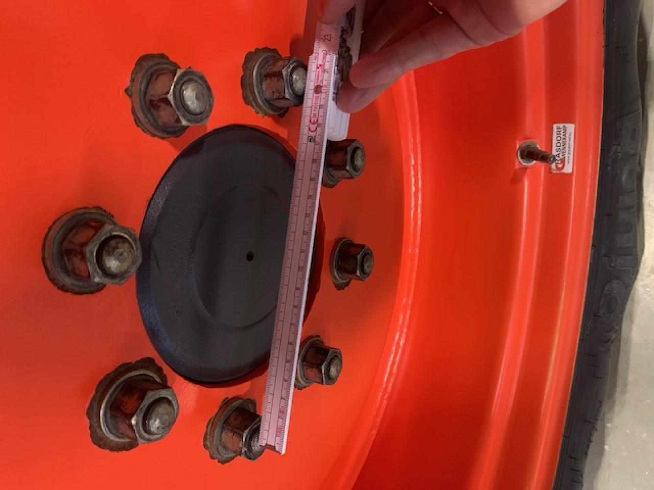 Taurus Pflegeräder 340/85 R48, 13.6 R28 (Ex Kubota) - Навесное оборудование: фото 1 Taurus Pflegeräder 340/85 R48, 13.6 R28 (Ex Kubota) - Навесное оборудование: фото 1