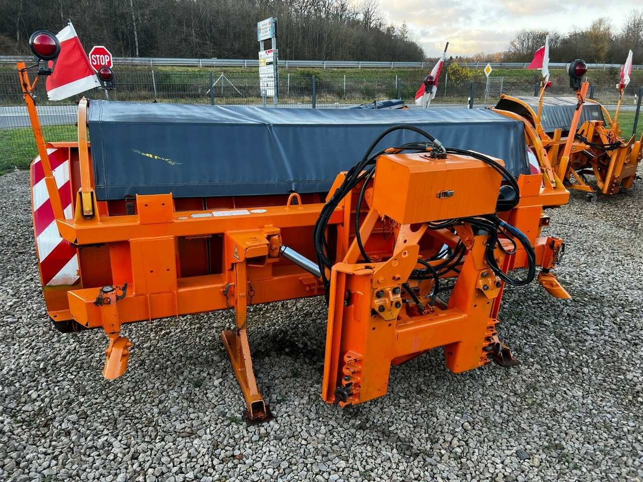 Beilhack PVF 29-4 Elektro Schneepflug Winterdien Beilhack PVF 29-4 Elektro Schneepflug Winterdien - Отвал для снега для Коммунальной и специальной техники: фото 1 Beilhack PVF 29-4 Elektro Schneepflug Winterdien Beilhack PVF 29-4 Elektro Schneepflug Winterdien - Отвал для снега для Коммунальной и специальной техники: фото 1