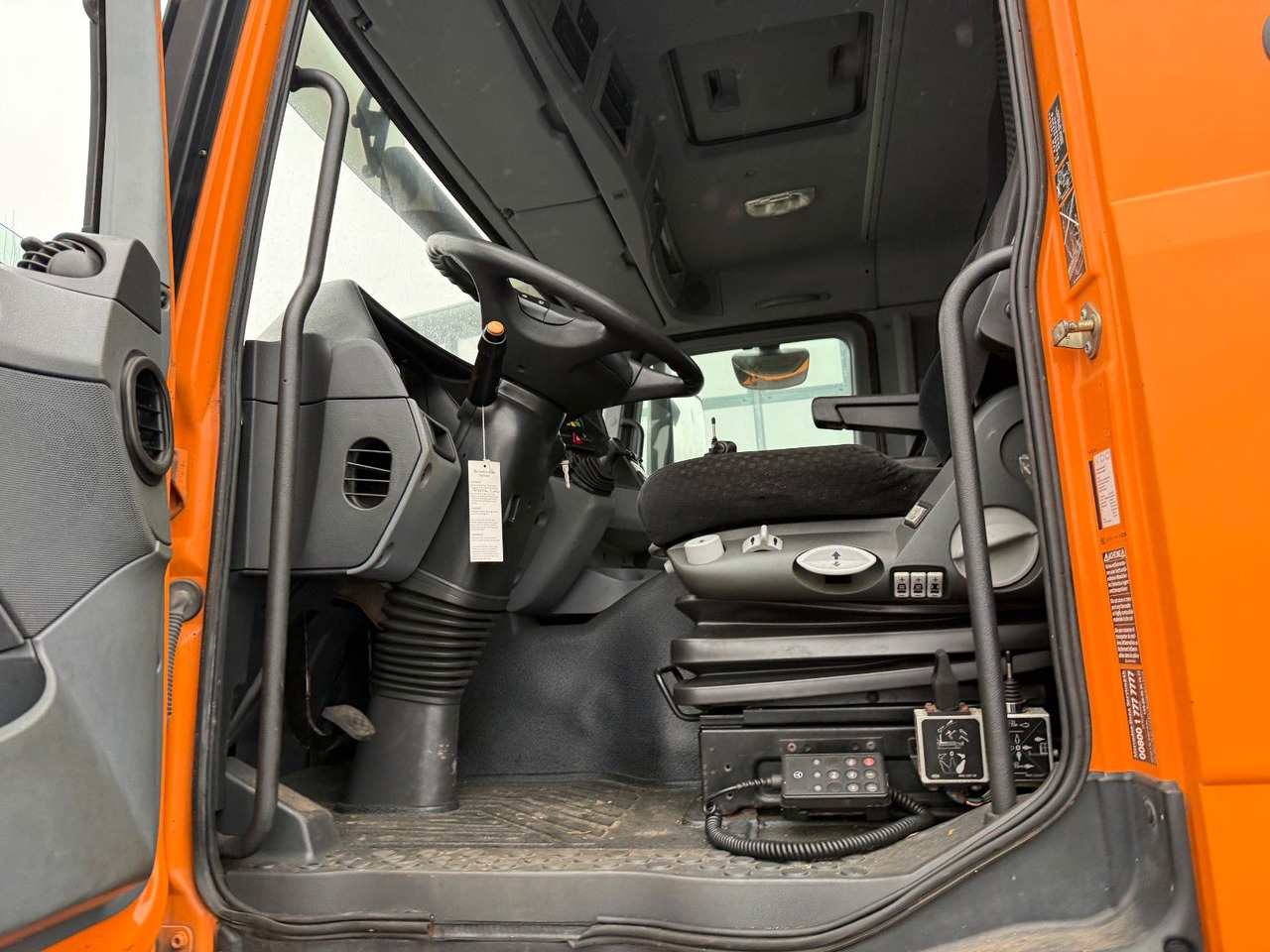 Mercedes-Benz Actros 2032 4x4 Meiller RK 14.55 + Winterdienst - Крюковой мультилифт: фото 4 Mercedes-Benz Actros 2032 4x4 Meiller RK 14.55 + Winterdienst - Крюковой мультилифт: фото 4