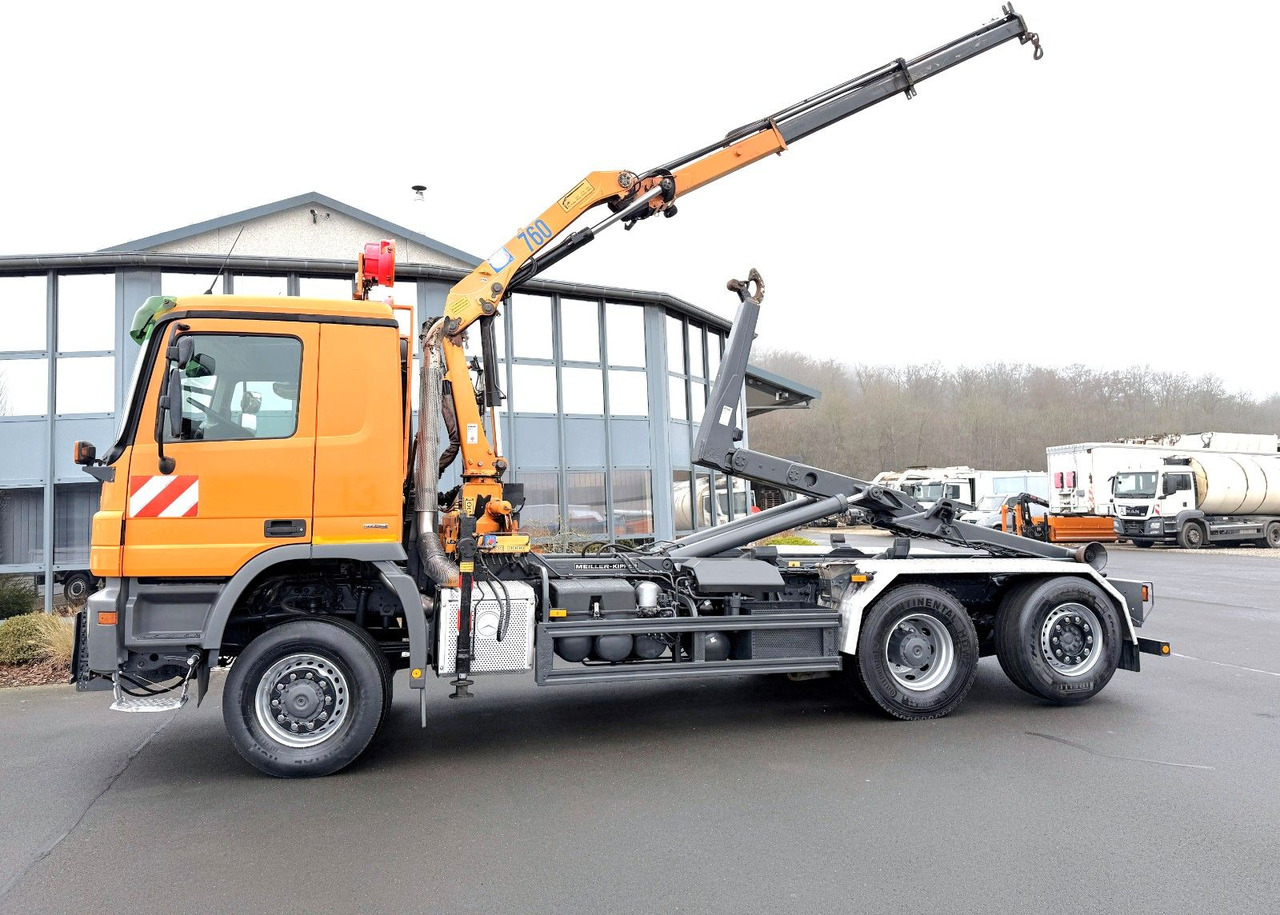 Mercedes-Benz Actros 2632 6x4/2 Meiller + HMF Kran - Крюковой мультилифт, Автоманипулятор: фото 1 Mercedes-Benz Actros 2632 6x4/2 Meiller + HMF Kran - Крюковой мультилифт, Автоманипулятор: фото 1