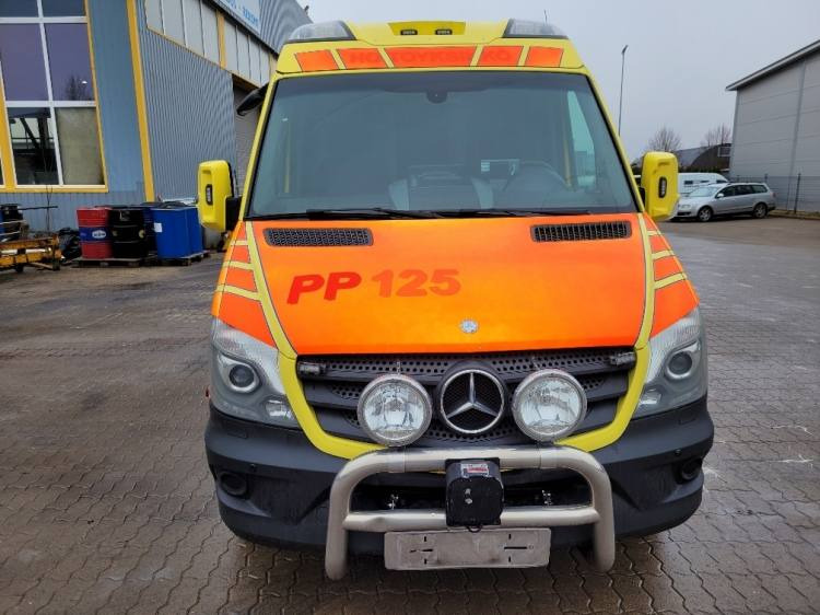 MERCEDES – BENZ SPRINTER 2.2D AMBULANCE (PROFILE) KLIMA 11.2014 EURO 5 - Машина скорой помощи: фото 2 MERCEDES – BENZ SPRINTER 2.2D AMBULANCE (PROFILE) KLIMA 11.2014 EURO 5 - Машина скорой помощи: фото 2