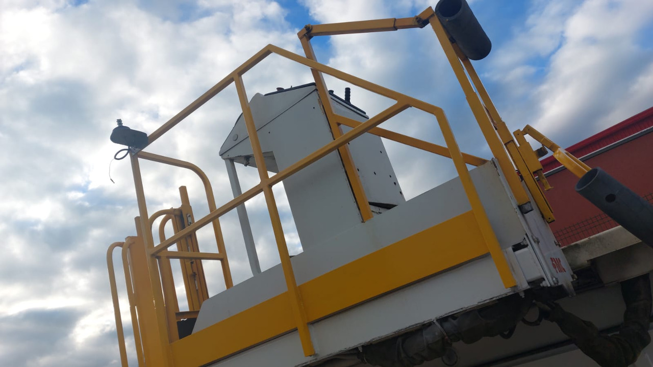 Перегружатель контейнеров и паллет FMC loader Commander 15 Universal Main Deck: фото 6