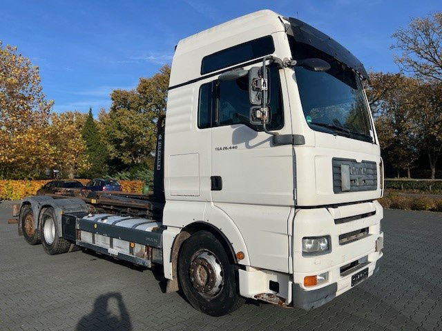 MAN TGA 26.440 .440 6x2 - Грузовик-контейнеровоз/ Сменный кузов: фото 2 MAN TGA 26.440 .440 6x2 - Грузовик-контейнеровоз/ Сменный кузов: фото 2