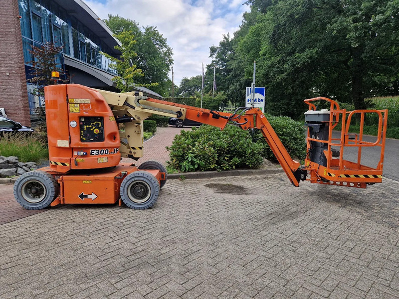 JLG E300AJP - Коленчатый подъемник: фото 2 JLG E300AJP - Коленчатый подъемник: фото 2