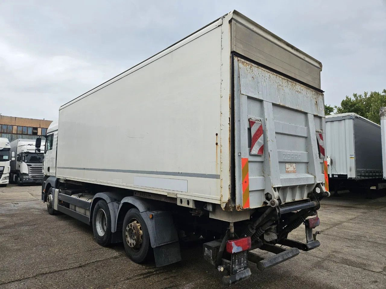 MAN TGA 26.400 BDF Tail Lift Euro5, New Smart2 Tacho - Грузовик-контейнеровоз/ Сменный кузов: фото 4 MAN TGA 26.400 BDF Tail Lift Euro5, New Smart2 Tacho - Грузовик-контейнеровоз/ Сменный кузов: фото 4