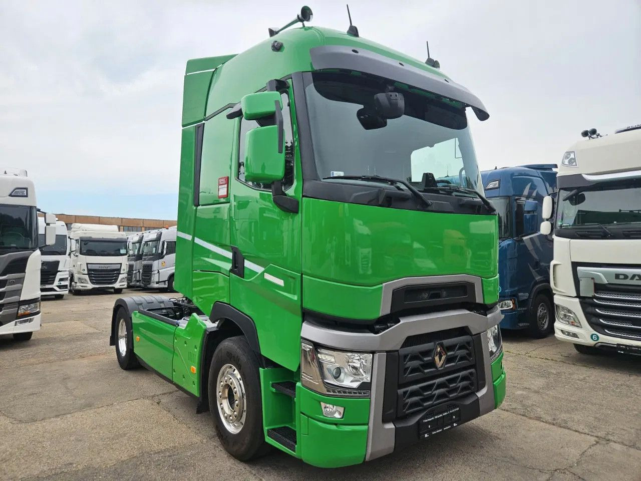 Renault T520 HSC, Navi, Standklima, Horns, Full Spoiler, - Тягач: фото 2 Renault T520 HSC, Navi, Standklima, Horns, Full Spoiler, - Тягач: фото 2