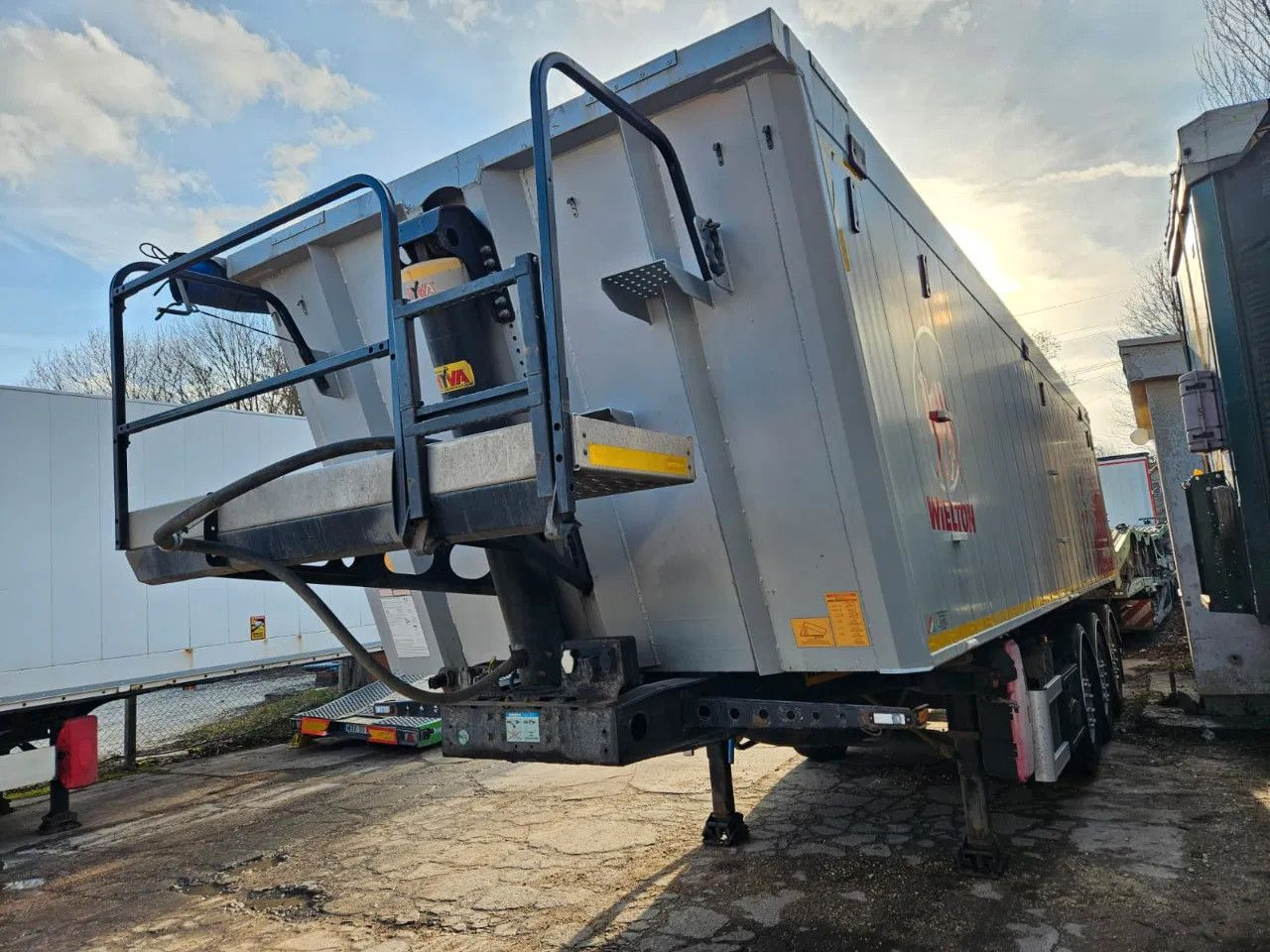 Wielton NW-3 38m3 Lifting Axle, Alloy w. - Самосвальный полуприцеп: фото 3 Wielton NW-3 38m3 Lifting Axle, Alloy w. - Самосвальный полуприцеп: фото 3