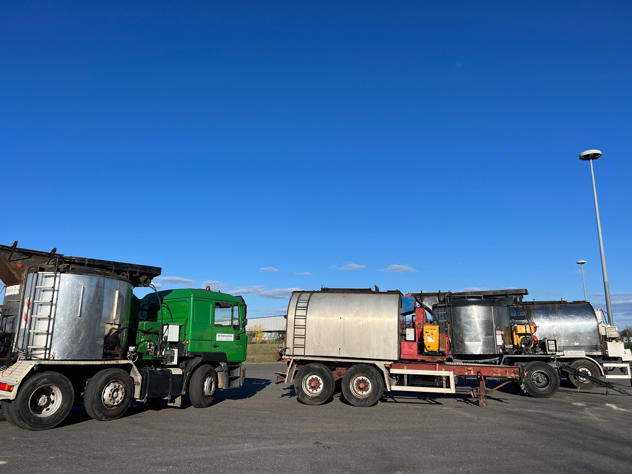 Грузовик MAN 26.414: фото 1