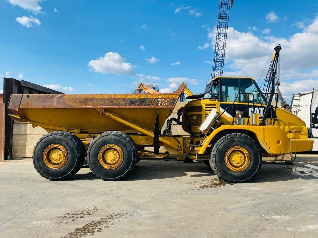 CAT 725 - Сочленённый самосвал: фото 2 CAT 725 - Сочленённый самосвал: фото 2