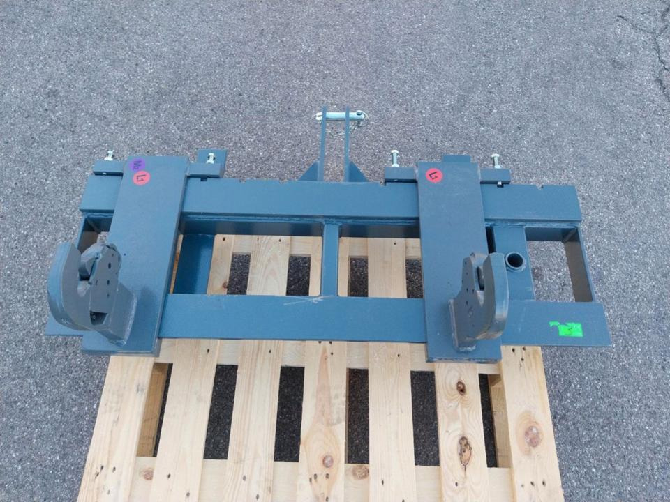 Adapter Weidemann Hoflader auf 3 Punkt Kat II Palettengabel Euro - Вилы: фото 2 Adapter Weidemann Hoflader auf 3 Punkt Kat II Palettengabel Euro - Вилы: фото 2