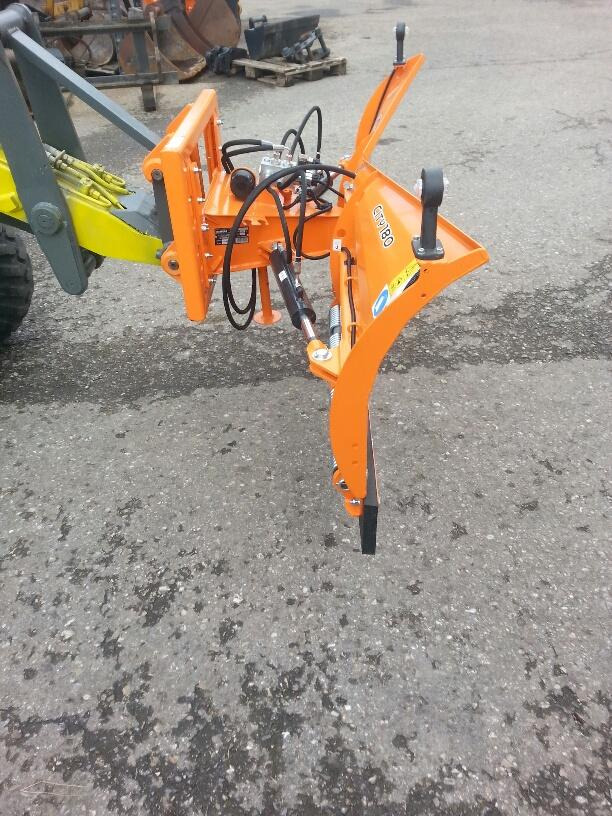 Schneeschild V 1,8m Samasz Schlepper Radlader Hoflader Frontlader - Отвал для снега: фото 3 Schneeschild V 1,8m Samasz Schlepper Radlader Hoflader Frontlader - Отвал для снега: фото 3