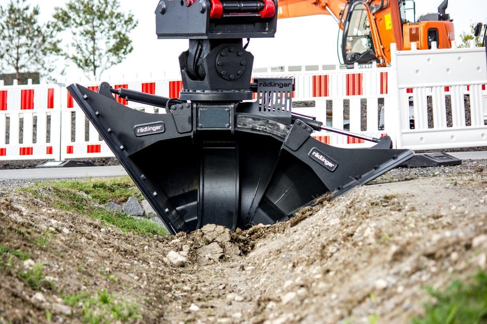 Trapezlöffel hydraulisch verstellbar MS 10 10 - 20 to Löffel JCB - Ковш для экскаватора: фото 1 Trapezlöffel hydraulisch verstellbar MS 10 10 - 20 to Löffel JCB - Ковш для экскаватора: фото 1