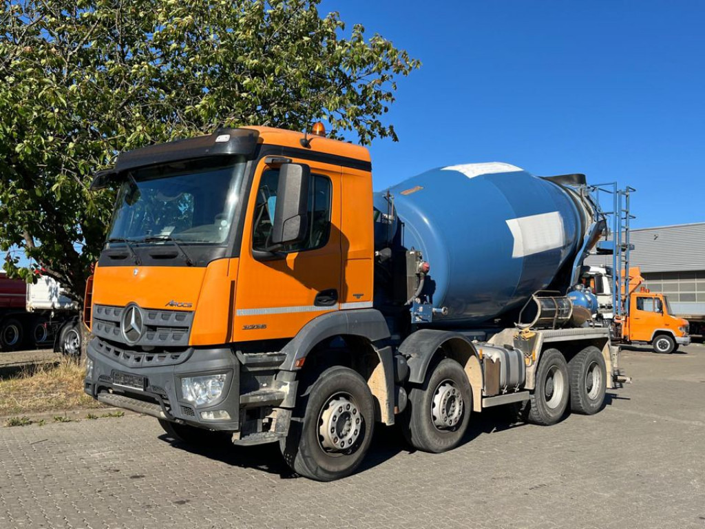 MERCEDES-BENZ Arocs 3236 8x4 Betonmischer Deutsch Top AP Achsen - Грузовик: фото 1 MERCEDES-BENZ Arocs 3236 8x4 Betonmischer Deutsch Top AP Achsen - Грузовик: фото 1