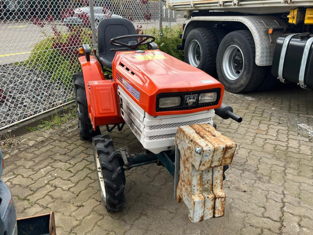 KUBOTA Trecker 1400 Diverse mit Zapfwelle am Heck und Heuwender - Минитрактор: фото 4 KUBOTA Trecker 1400 Diverse mit Zapfwelle am Heck und Heuwender - Минитрактор: фото 4