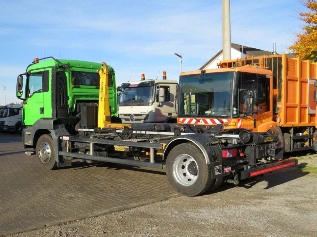 MAN MAN TG-S Abrollkipper 18.320 BL - Крюковой мультилифт: фото 3 MAN MAN TG-S Abrollkipper 18.320 BL - Крюковой мультилифт: фото 3