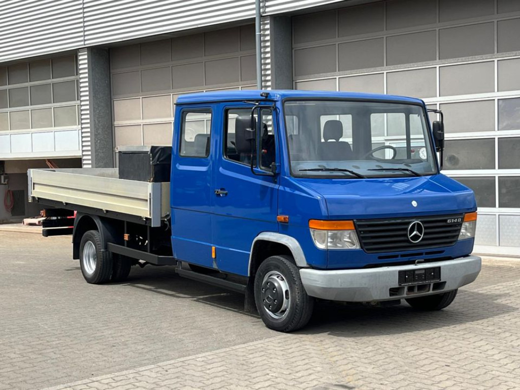 MERCEDES-BENZ Vario 614 D Pritsche Doppelkabine LKW Motor 4.3 Ltr. - Малотоннажный бортовой грузовик, Грузопассажирский фургон: фото 2 MERCEDES-BENZ Vario 614 D Pritsche Doppelkabine LKW Motor 4.3 Ltr. - Малотоннажный бортовой грузовик, Грузопассажирский фургон: фото 2