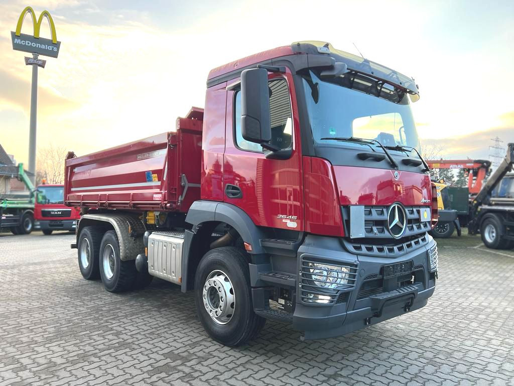 Mercedes-Benz Arocs 3-Achs Kipper 2646 6x4 Bordmatik nur 69TKM - Самосвал: фото 2 Mercedes-Benz Arocs 3-Achs Kipper 2646 6x4 Bordmatik nur 69TKM - Самосвал: фото 2