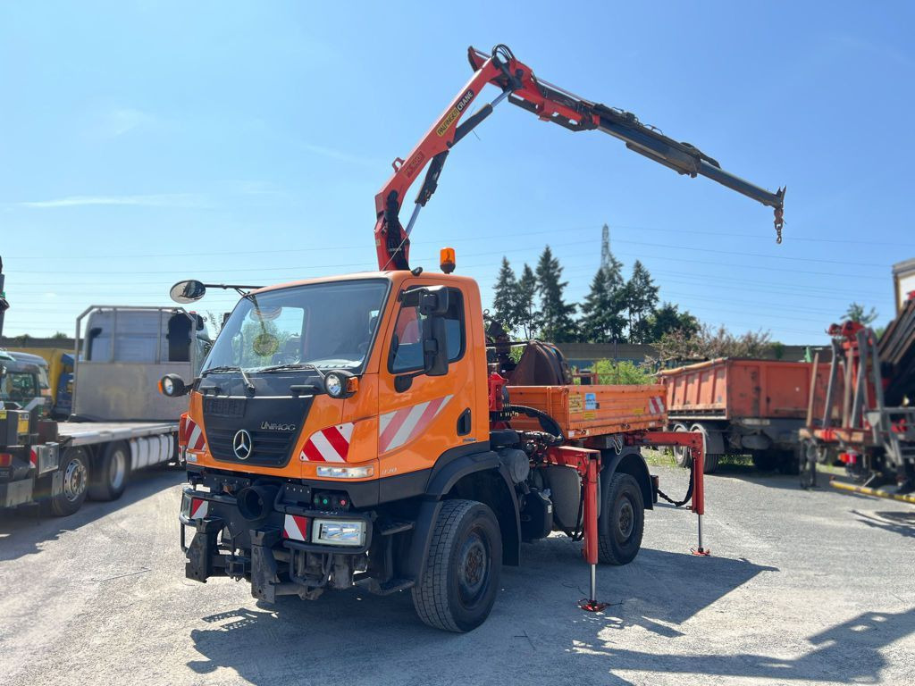 Mercedes-Benz Unimog U20 2-Achs Allradkipper Kran Palfinger Kr - Самосвал, Автоманипулятор: фото 1 Mercedes-Benz Unimog U20 2-Achs Allradkipper Kran Palfinger Kr - Самосвал, Автоманипулятор: фото 1
