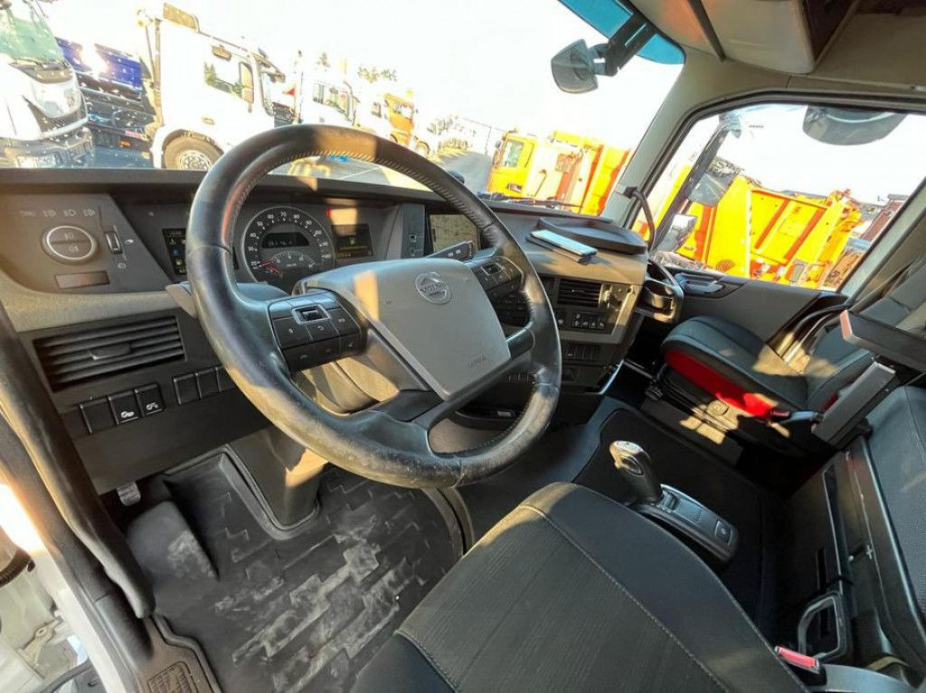 Volvo FH 500 6x2 Abrollkipper Funkfernbedienung - Крюковой мультилифт: фото 5 Volvo FH 500 6x2 Abrollkipper Funkfernbedienung - Крюковой мультилифт: фото 5
