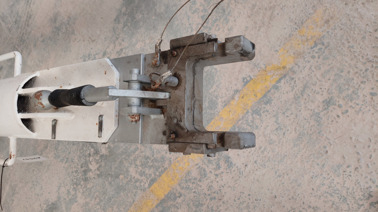 Towbar FSST F70/F100 Fladung - Аэродромная техника: фото 4 Towbar FSST F70/F100 Fladung - Аэродромная техника: фото 4
