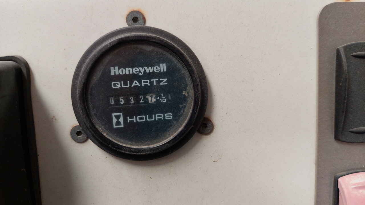 CBL2000E belt loader Charlatte - Ленточный погрузчик багажа: фото 3 CBL2000E belt loader Charlatte - Ленточный погрузчик багажа: фото 3