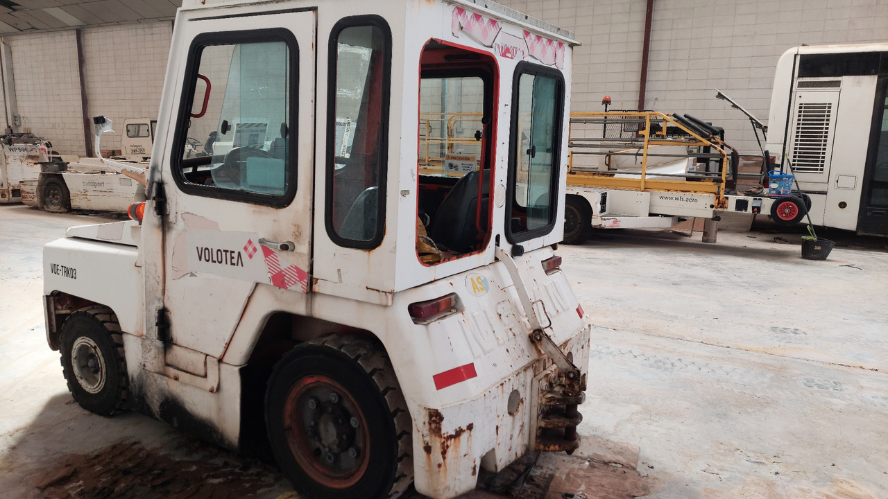 FV02 Nissan Baggage Tractor - Багажный тягач: фото 3 FV02 Nissan Baggage Tractor - Багажный тягач: фото 3