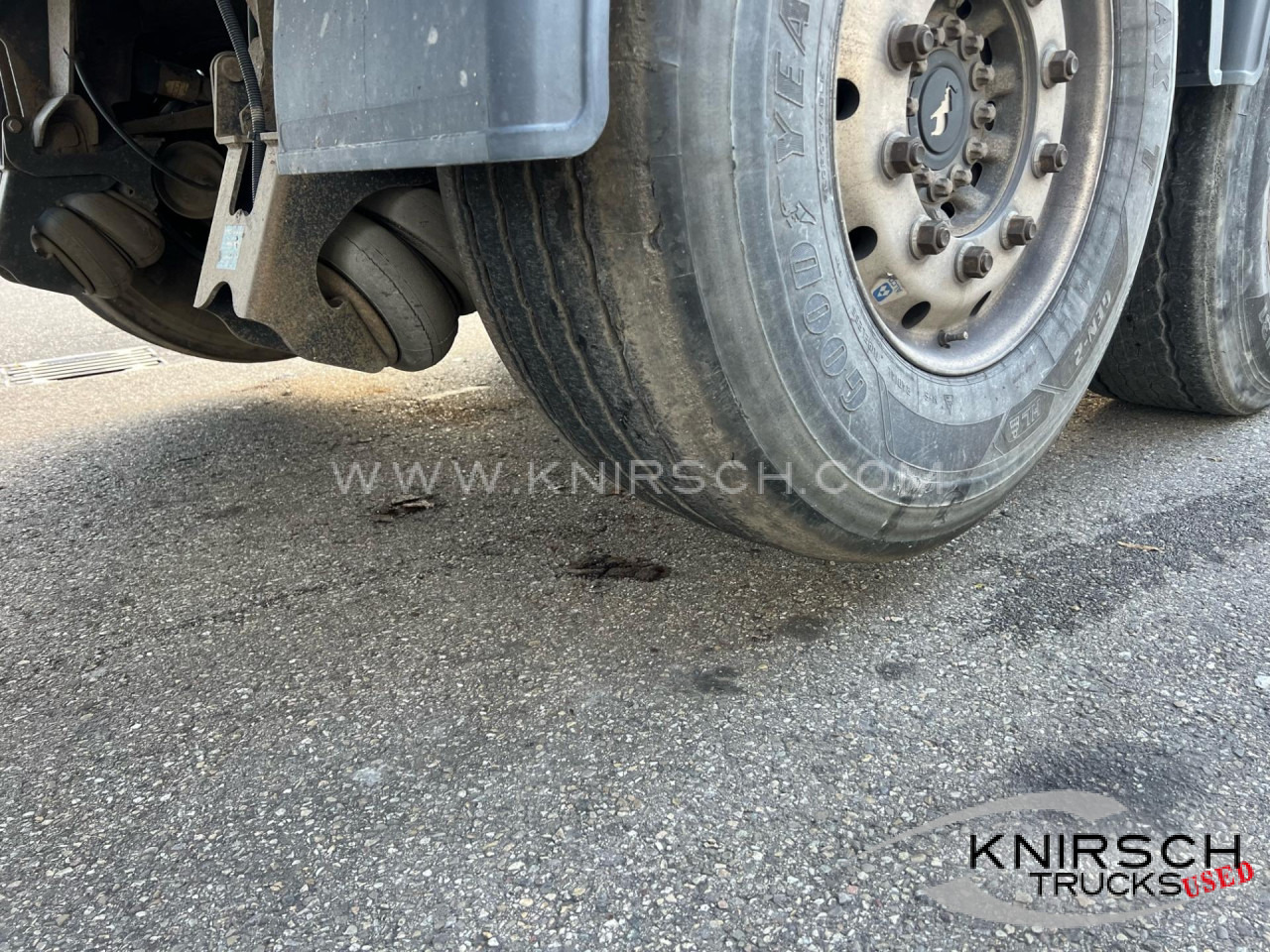 SCHMITZ SKI24 SL 7.2 Alu Kippmulde Liftachse - Самосвальный полуприцеп: фото 4 SCHMITZ SKI24 SL 7.2 Alu Kippmulde Liftachse - Самосвальный полуприцеп: фото 4