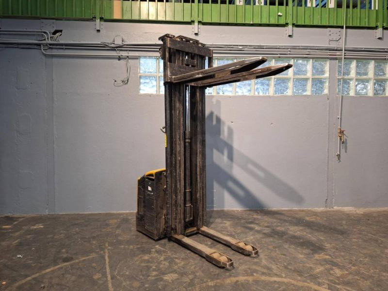 Штабелер Caterpillar NSP16N: фото 7 Штабелер Caterpillar NSP16N: фото 7