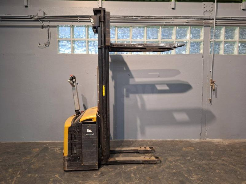 Штабелер Caterpillar NSP16N: фото 8 Штабелер Caterpillar NSP16N: фото 8