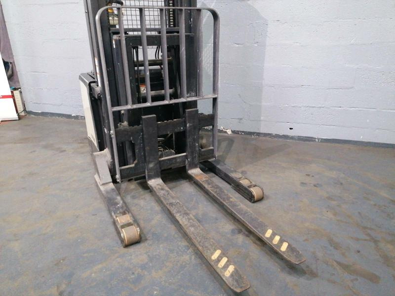 Штабелер Crown SHR5520-1.1: фото 8 Штабелер Crown SHR5520-1.1: фото 8