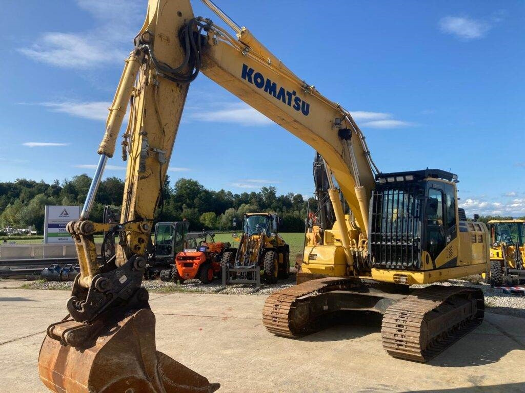 Komatsu PC210LC-11 - Гусеничный экскаватор: фото 4 Komatsu PC210LC-11 - Гусеничный экскаватор: фото 4