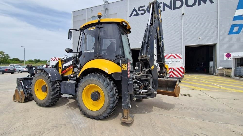 MST M644 PLUS - Экскаватор-погрузчик: фото 2 MST M644 PLUS - Экскаватор-погрузчик: фото 2