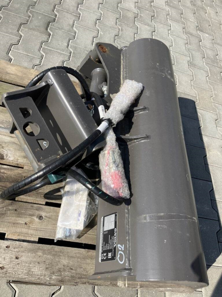 Volvo Löffelset inkl. Schnellwechsler für EC18 - Экскаватор-погрузчик: фото 4 Volvo Löffelset inkl. Schnellwechsler für EC18 - Экскаватор-погрузчик: фото 4