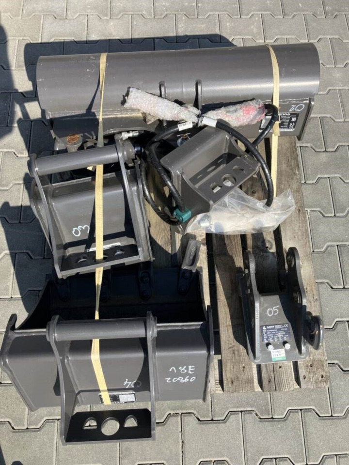 Volvo Löffelset inkl. Schnellwechsler für EC18 - Экскаватор-погрузчик: фото 2 Volvo Löffelset inkl. Schnellwechsler für EC18 - Экскаватор-погрузчик: фото 2