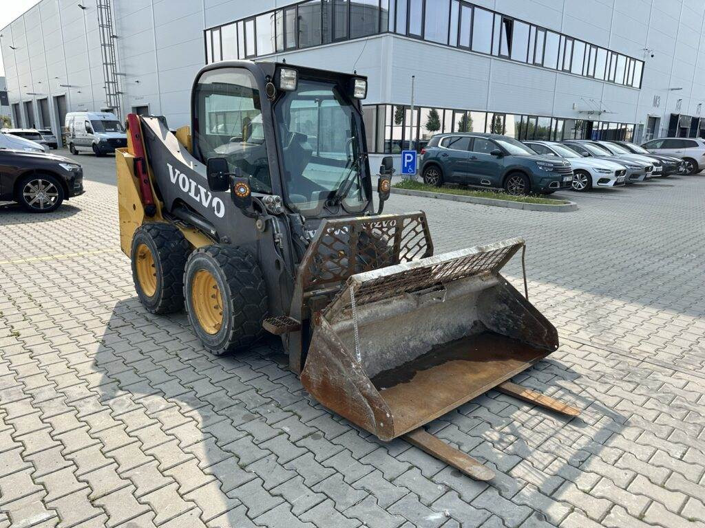 Volvo MC70C - Мини-погрузчик с бортовым поворотом: фото 1 Volvo MC70C - Мини-погрузчик с бортовым поворотом: фото 1