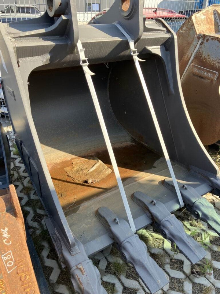 Volvo Tieflöffel mit Zähnen - Festanbau - Экскаватор-погрузчик: фото 4 Volvo Tieflöffel mit Zähnen - Festanbau - Экскаватор-погрузчик: фото 4