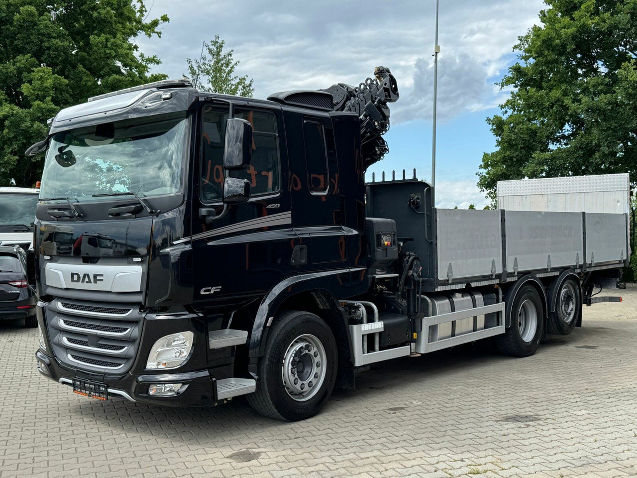 DAF CF 450 FAN 6x2 Pritsche mit Kran HIAB 188 E-6 - Автоманипулятор: фото 2 DAF CF 450 FAN 6x2 Pritsche mit Kran HIAB 188 E-6 - Автоманипулятор: фото 2