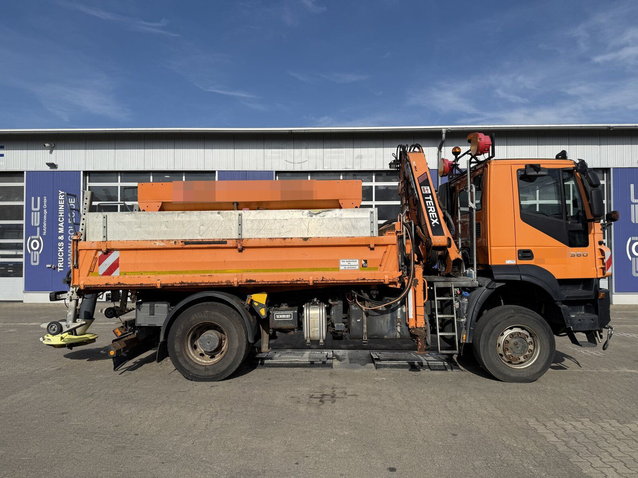 Iveco TRAKKER Kipper Kran TEREX 85.2 Salzstreuer - Самосвал, Автоманипулятор: фото 2 Iveco TRAKKER Kipper Kran TEREX 85.2 Salzstreuer - Самосвал, Автоманипулятор: фото 2