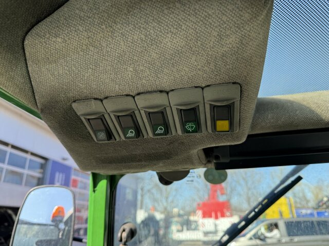 John Deere 3520 Kommunaltrak. Frontkraftheber Kuppeldreieck - Коммунальный трактор: фото 4 John Deere 3520 Kommunaltrak. Frontkraftheber Kuppeldreieck - Коммунальный трактор: фото 4