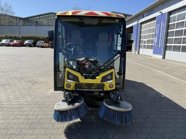 Johnston C202 Kleinkehrmaschine 2 M³ - 6.000 h в лизинг Johnston C202 Kleinkehrmaschine 2 M³ - 6.000 h: фото 14 Johnston C202 Kleinkehrmaschine 2 M³ - 6.000 h в лизинг Johnston C202 Kleinkehrmaschine 2 M³ - 6.000 h: фото 14