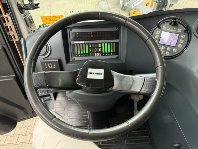 Вседорожный кран Liebherr LTM 1070-4.2 Autokran mit Spitze *TOP Zustand: фото 15 Вседорожный кран Liebherr LTM 1070-4.2 Autokran mit Spitze *TOP Zustand: фото 15