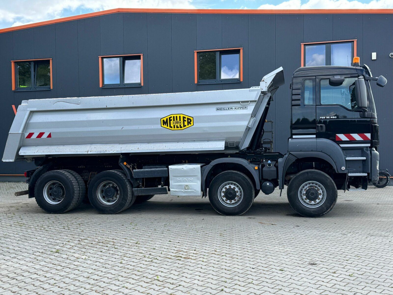 MAN TGS 35.460 8x6 BB Muldenkipper Meiller - Портальный бункеровоз: фото 4 MAN TGS 35.460 8x6 BB Muldenkipper Meiller - Портальный бункеровоз: фото 4