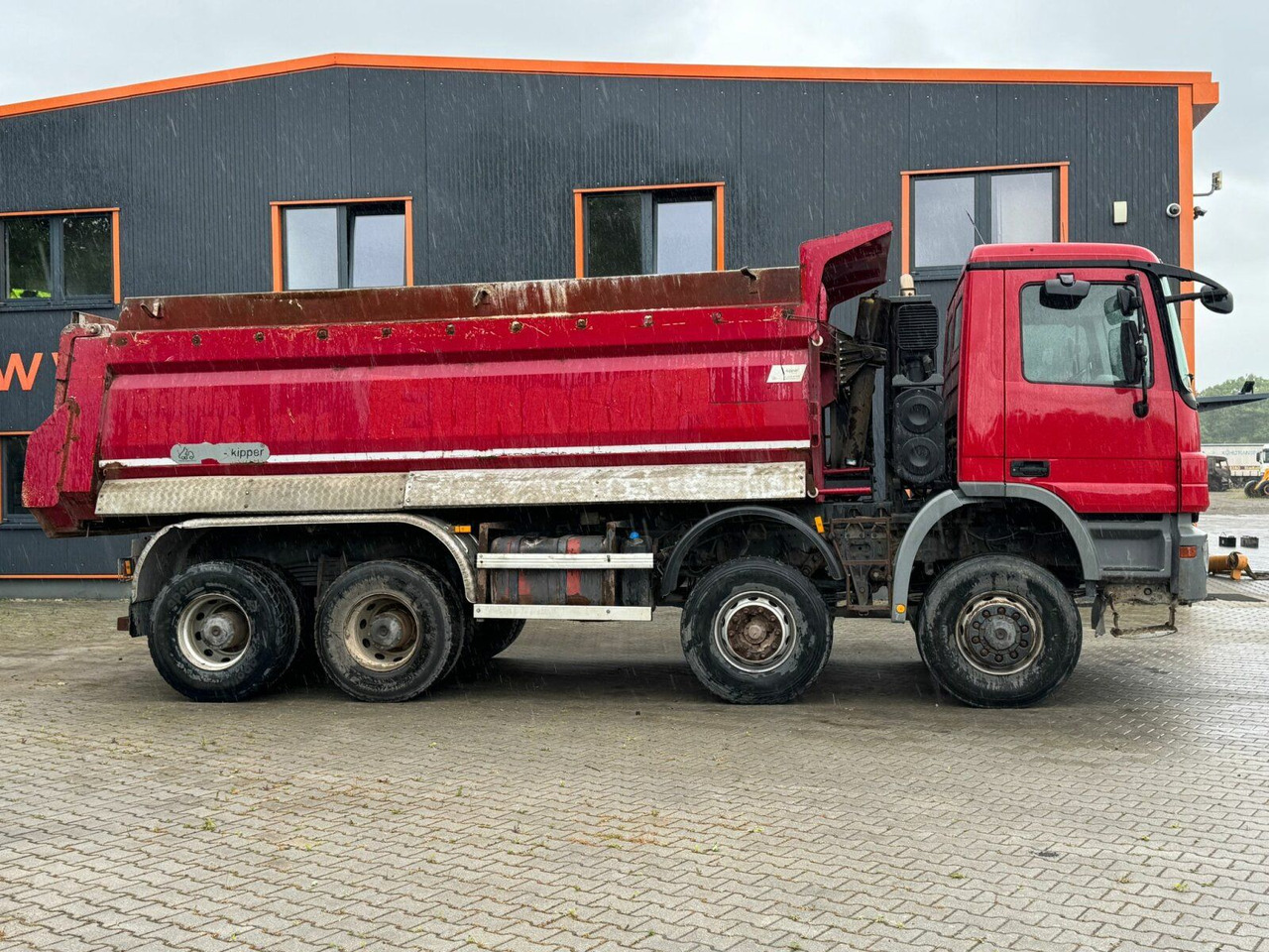 Mercedes-Benz ACTROS 4141 EURO4 8x6 Muldenkipper - Самосвал: фото 4 Mercedes-Benz ACTROS 4141 EURO4 8x6 Muldenkipper - Самосвал: фото 4