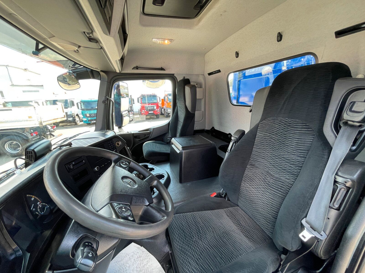Mercedes-Benz AROCS 2536 6x2*4 Kipper Kran HIAB в лизинг Mercedes-Benz AROCS 2536 6x2*4 Kipper Kran HIAB: фото 18