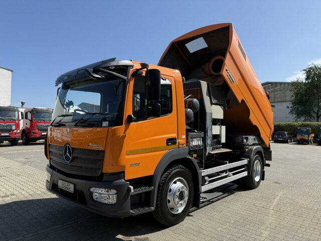 Mercedes-Benz ATEGO 1323 4x2 Kehrmaschine FAUN Viajet 6R/H - Подметально-уборочная машина: фото 5 Mercedes-Benz ATEGO 1323 4x2 Kehrmaschine FAUN Viajet 6R/H - Подметально-уборочная машина: фото 5