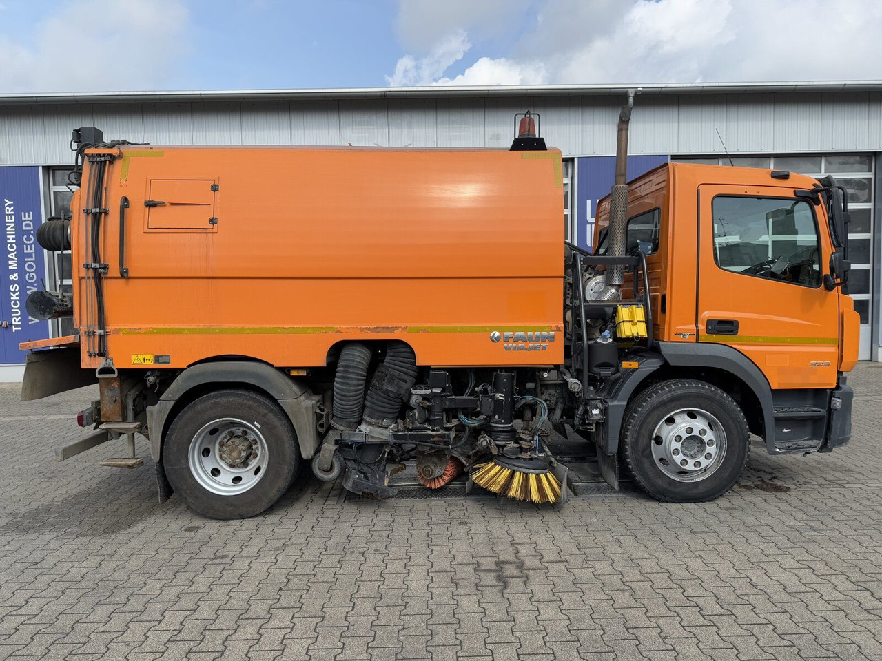Mercedes-Benz ATEGO 1323 4x2 Kehrmaschine FAUN Viajet 6R/H - Подметально-уборочная машина: фото 2 Mercedes-Benz ATEGO 1323 4x2 Kehrmaschine FAUN Viajet 6R/H - Подметально-уборочная машина: фото 2